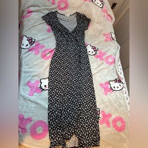 Rebel Sugar black and white flower / floral printed v-neck maxi long wrap dress